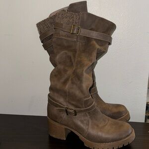 Women’s brown boots